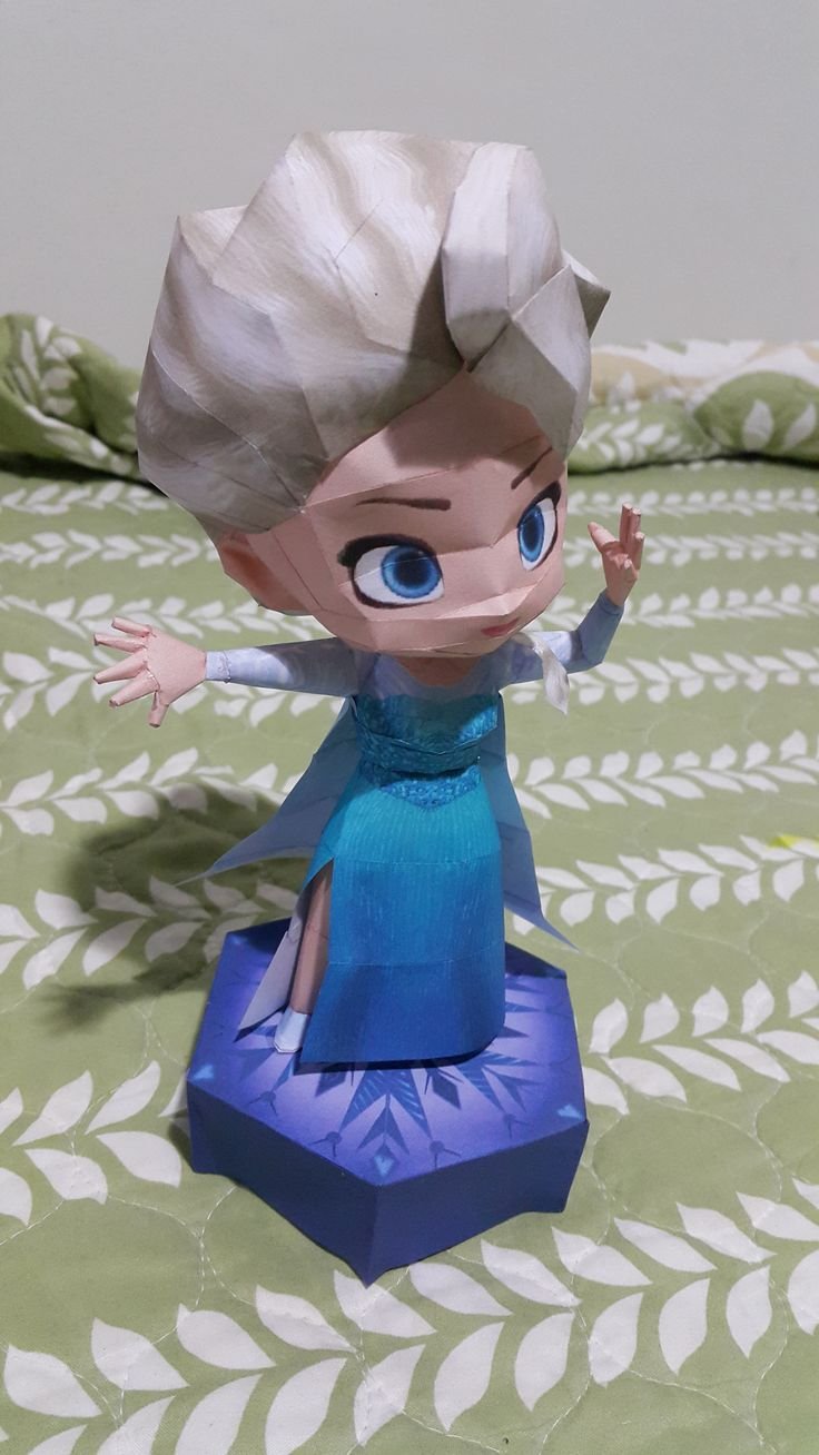 Paper craft figure
